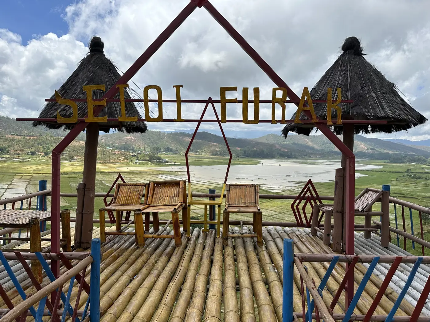 Begging for photos — Timor-Leste.